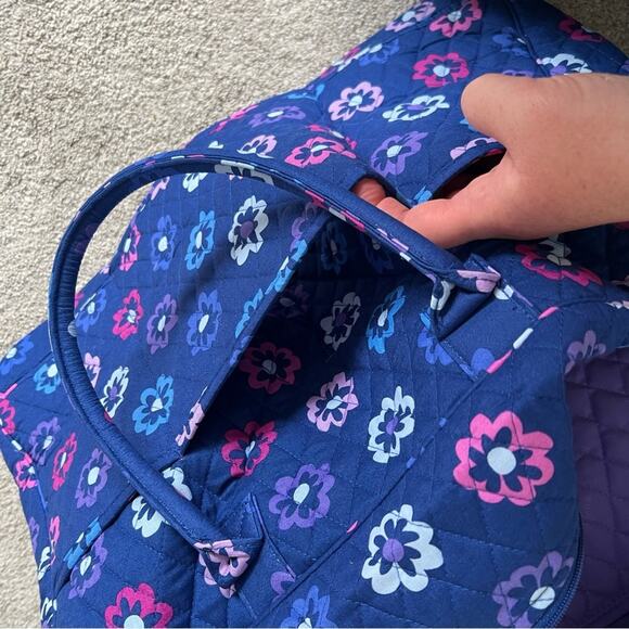 Vera Bradley Medium Travel Bag Blue Floral in Ellie Flowers - Picture 3 of 15